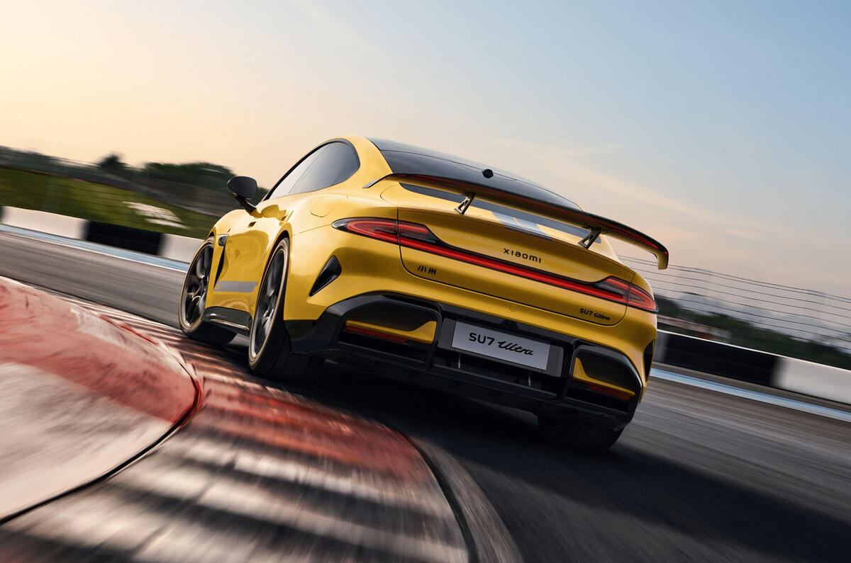 Xiaomi prepísalo históriu: Elektrický sedan rozdrvil Porsche aj Rimac, svet v šoku (VIDEO)