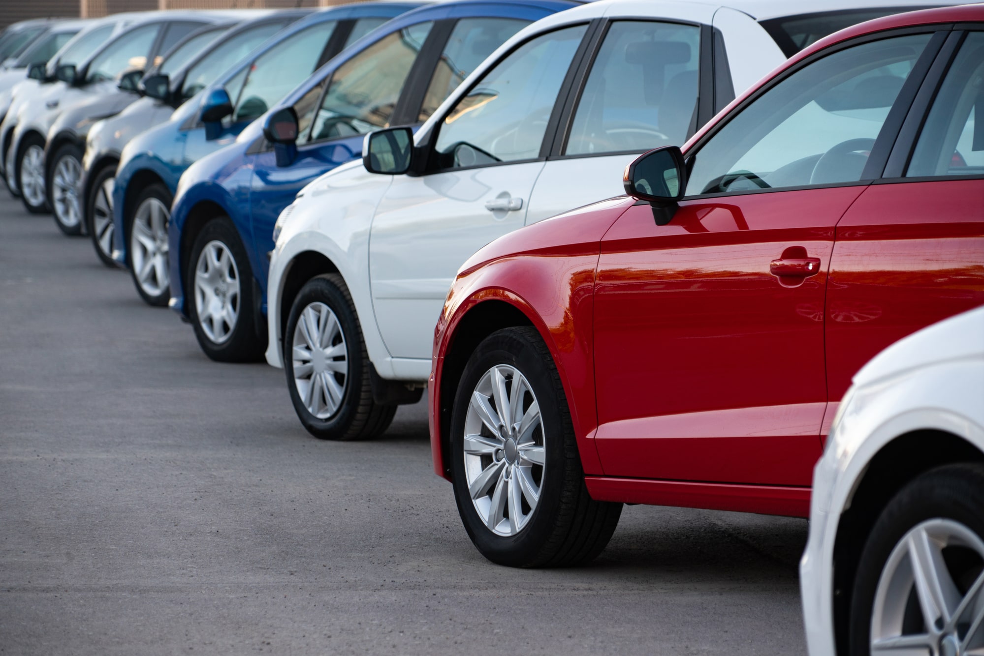 Svet má nového kráľa: TOTO auto prevalcovalo Teslu a ovládlo rebríček najpredávanejších vozidiel planéty (ZOZNAM)