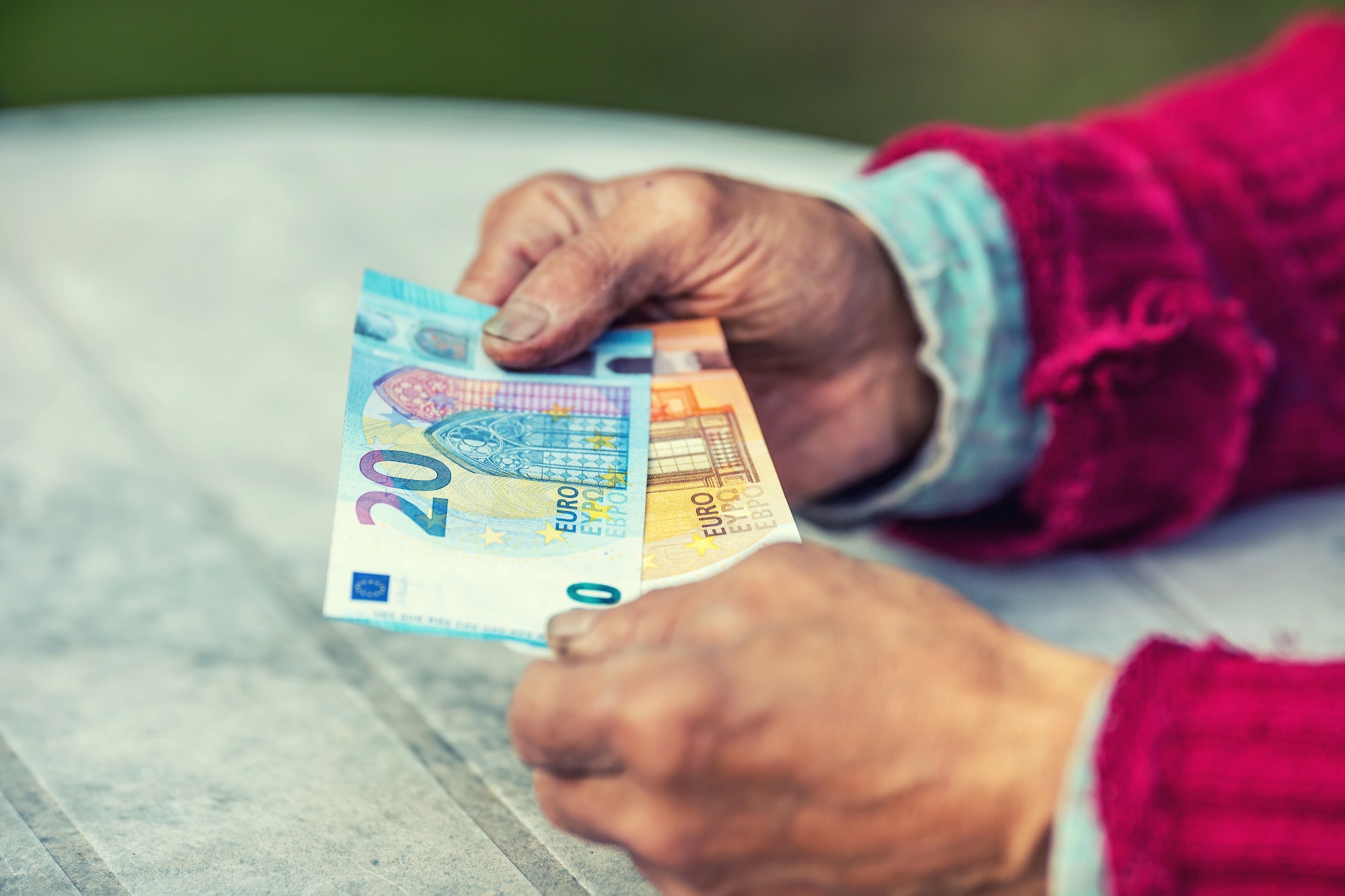 Slováci prichádzajú o 756 € ročne: Toto rozhodnutie im môže každý mesiac priniesť o 260 € viac na účet!