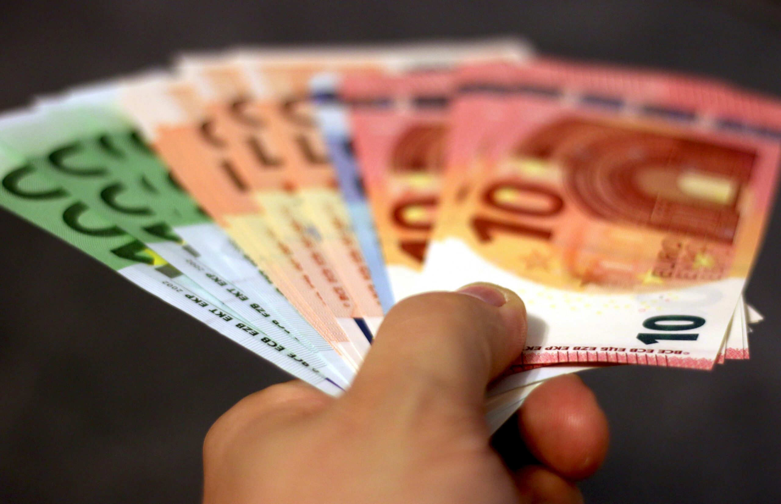 Štát pripravuje nový fond: Má pomôcť ľuďom v núdzi, experti hovoria o zásadnej zmene (komu presne pomôže?)