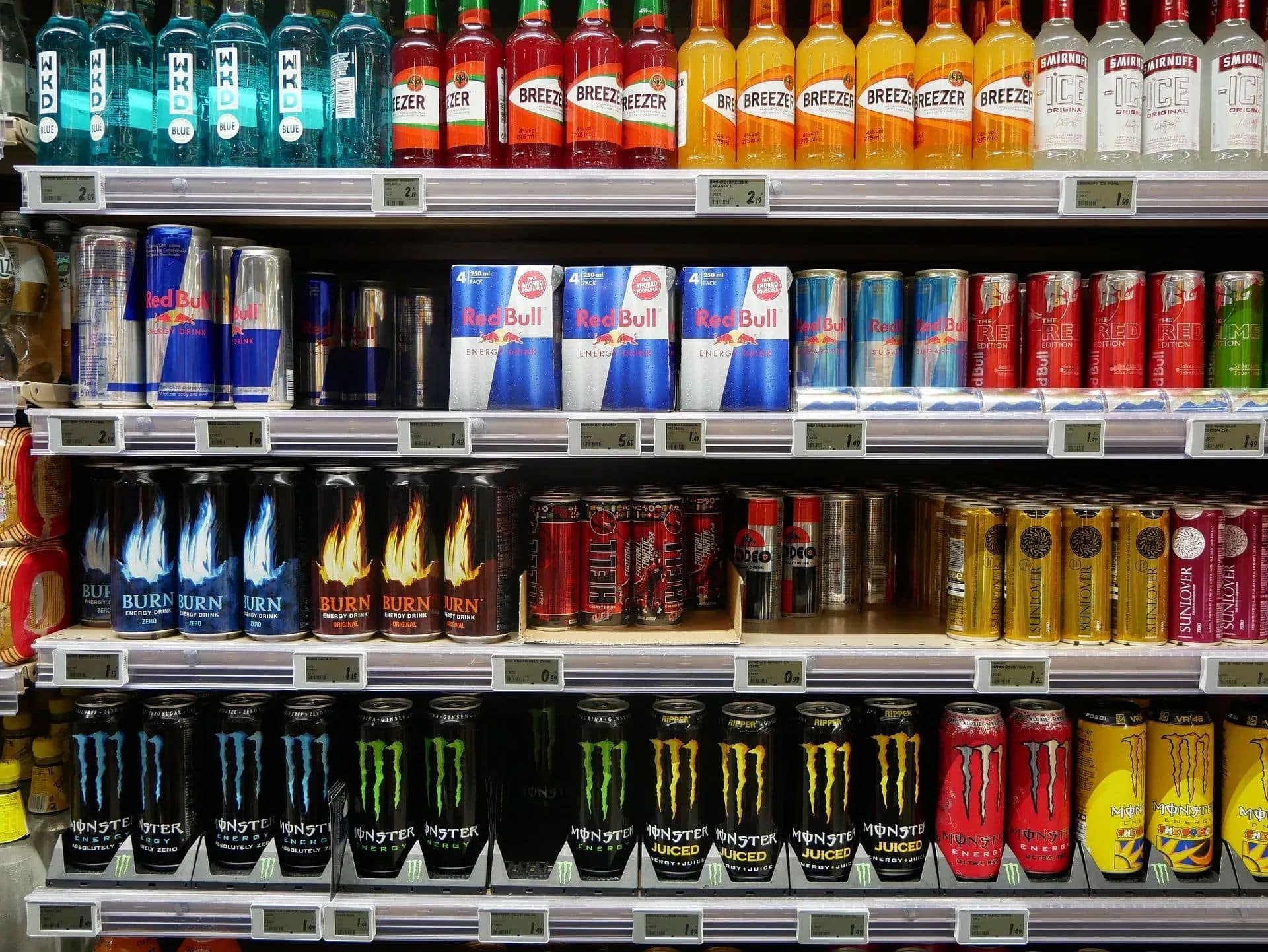 ŠOK na trhu: Energetický nápoj obsahuje alkohol, výrobca ho sťahuje z predaja!