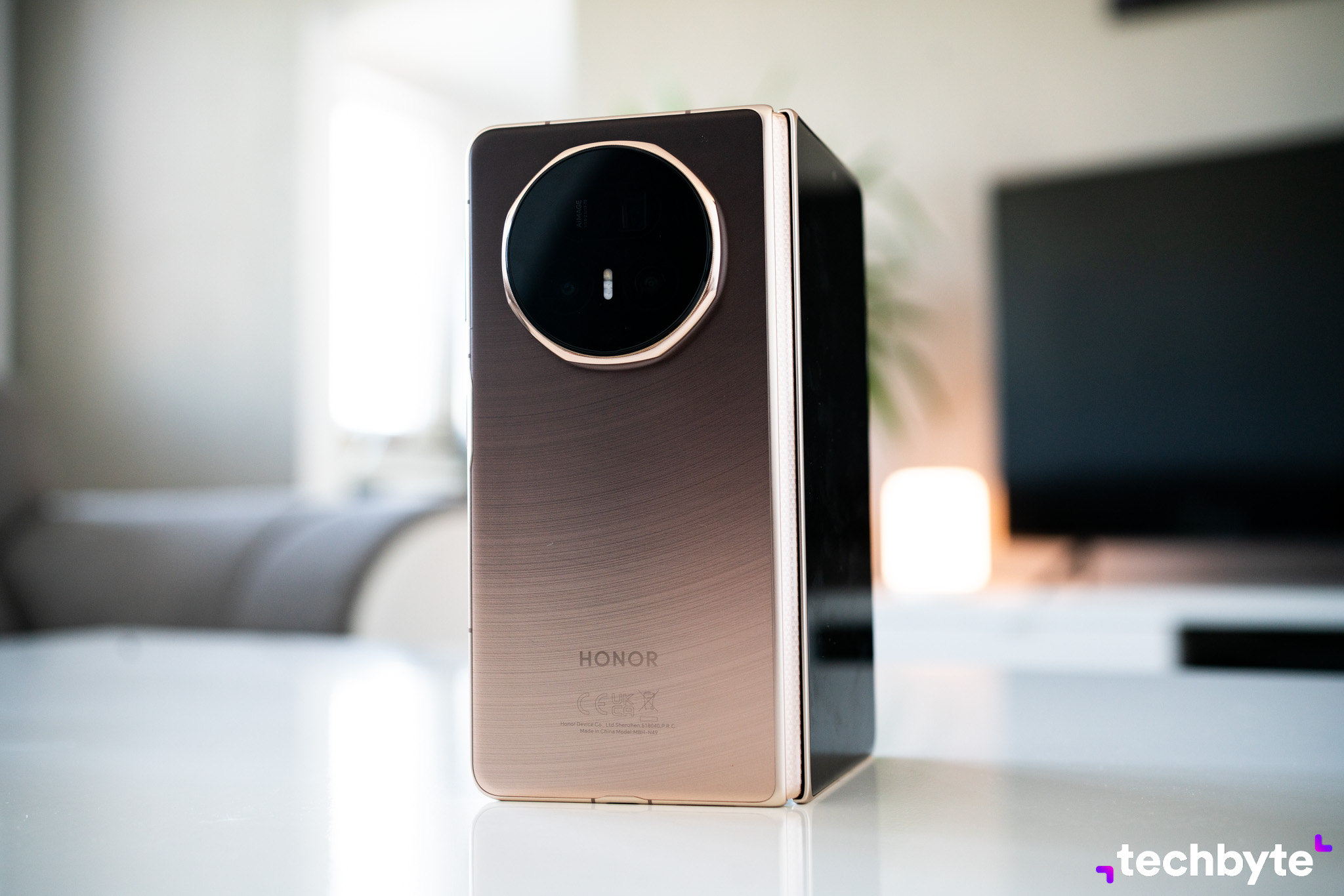 HONOR Magic V5 mení pravidlá hry: Luxusná skladačka prichádza na Slovensko so ŠPECIÁLNOU cenou, ktorá nečakane prekvapí