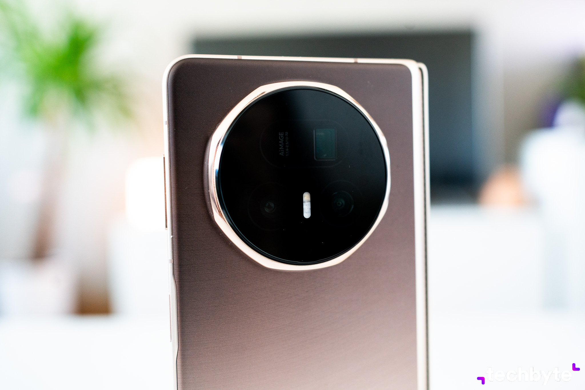RECENZIA Honor Magic V5: Smartfón, ktorý láka na luxus, no vyplatí sa ho kúpiť?