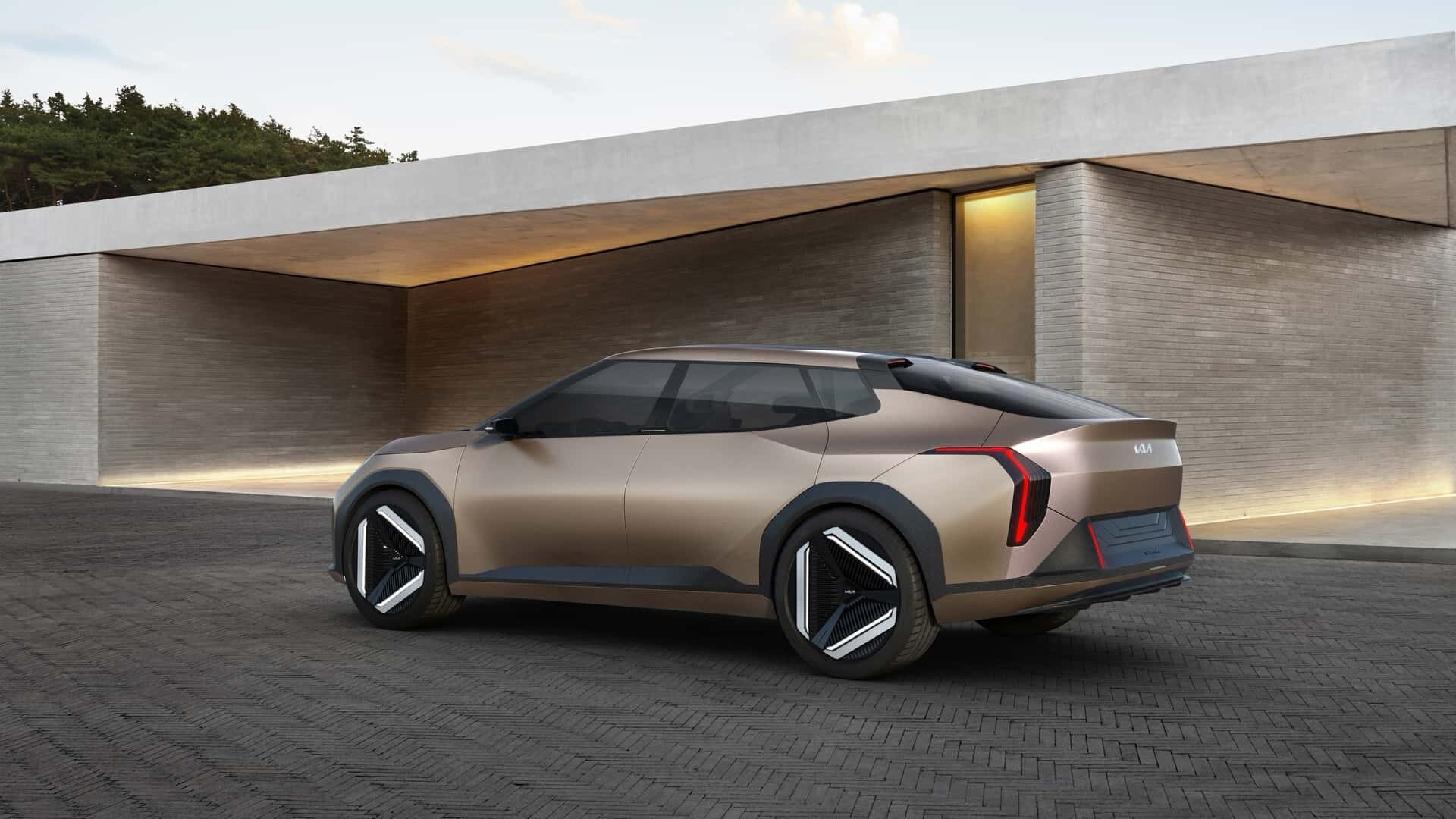 Po tomto môže benzín skončiť nadobro: Revolučný elektromobil s testom 120-tisíc km mení pravidlá hry