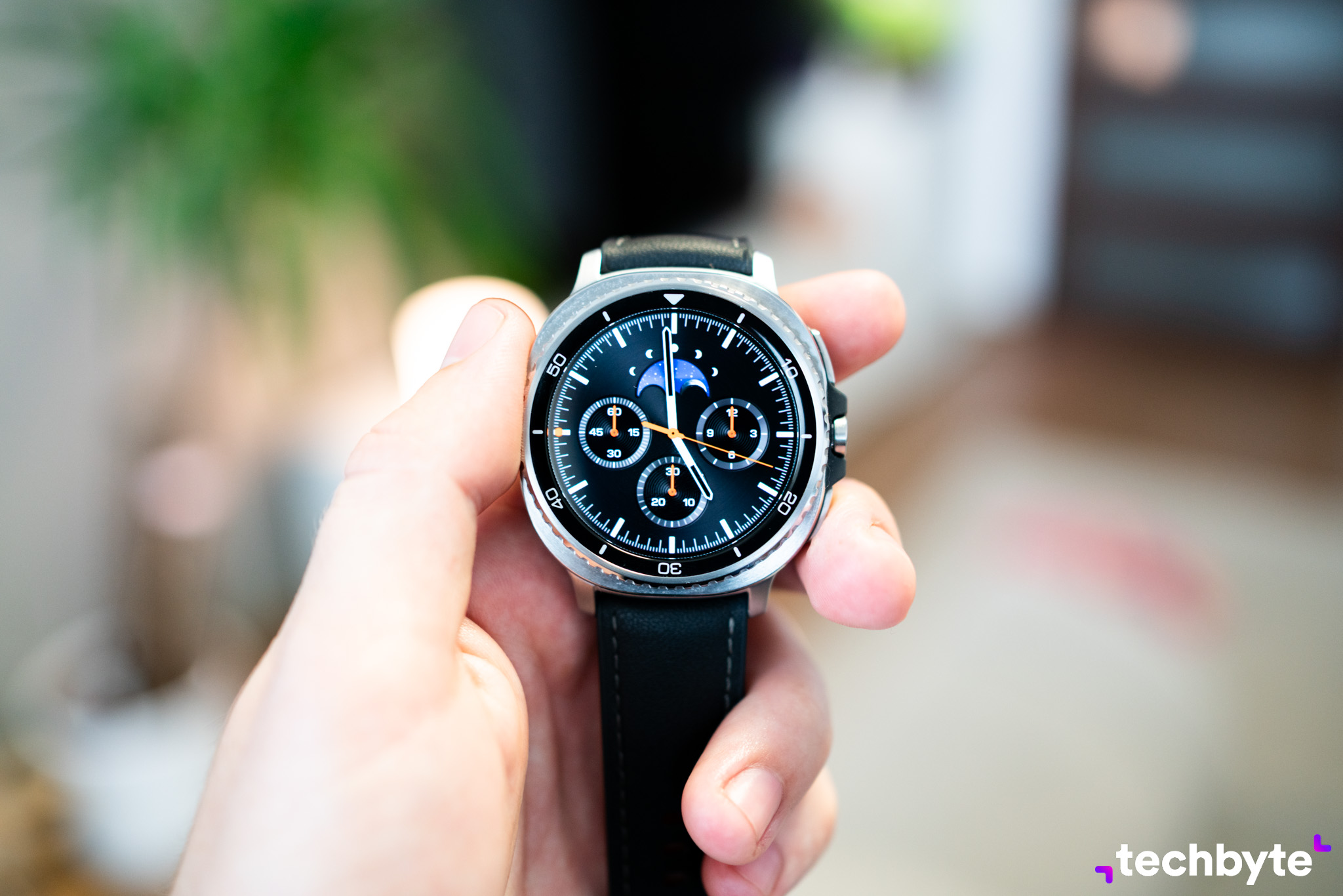 RECENZIA Galaxy Watch8 Classic: Luxus na ruke, ktorý zvládne aj pot a drinu