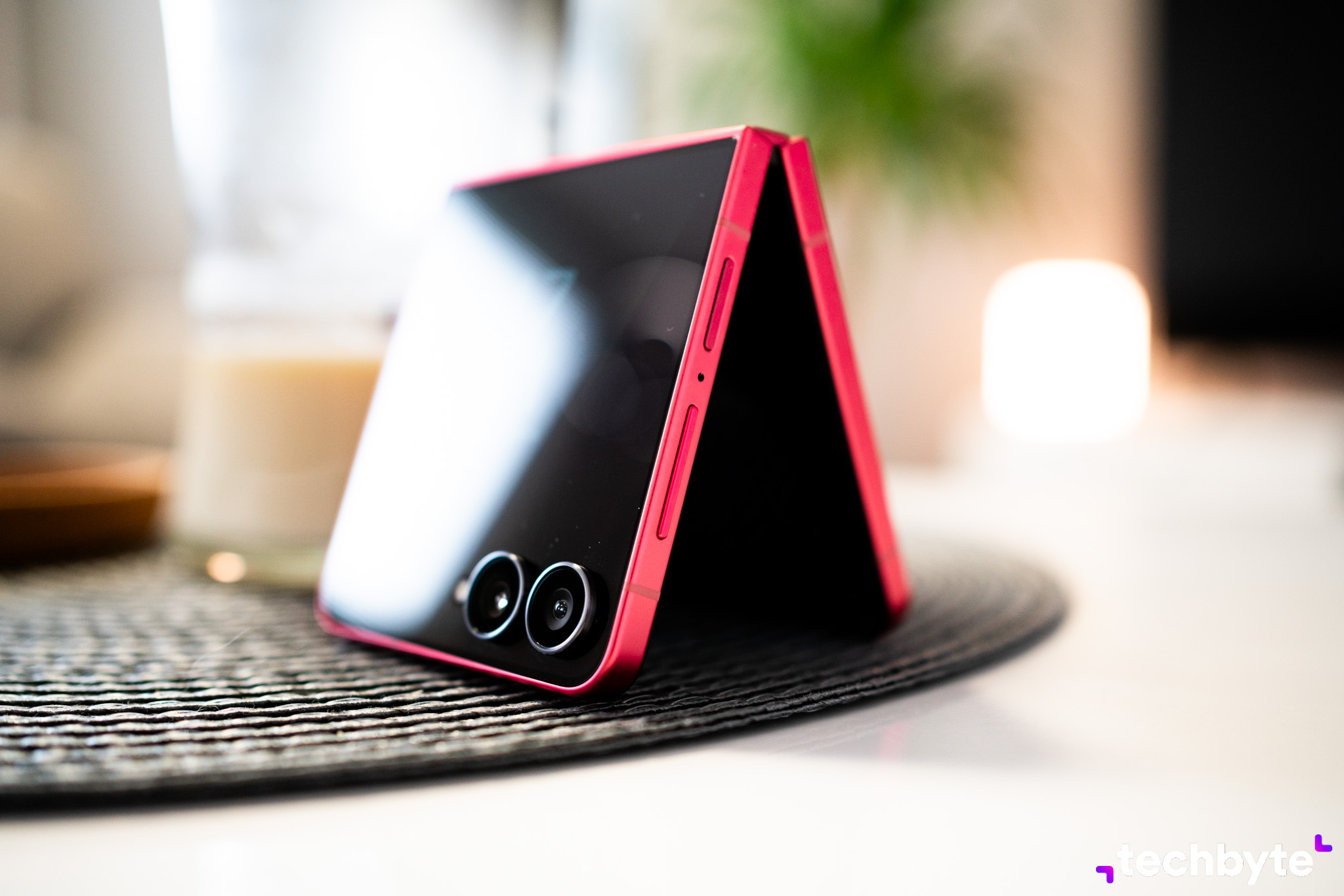 Samsung Galaxy Z Flip7: Skvelý dizajn a výkon, ale je cena naozaj opodstatnená?