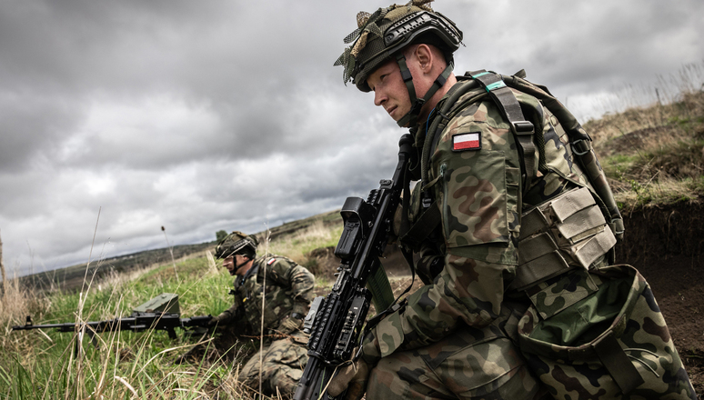 NATO a EÚ stoja pred KRITICKOU výzvou: Suroviny na výrobu zbraní sa drasticky míňajú