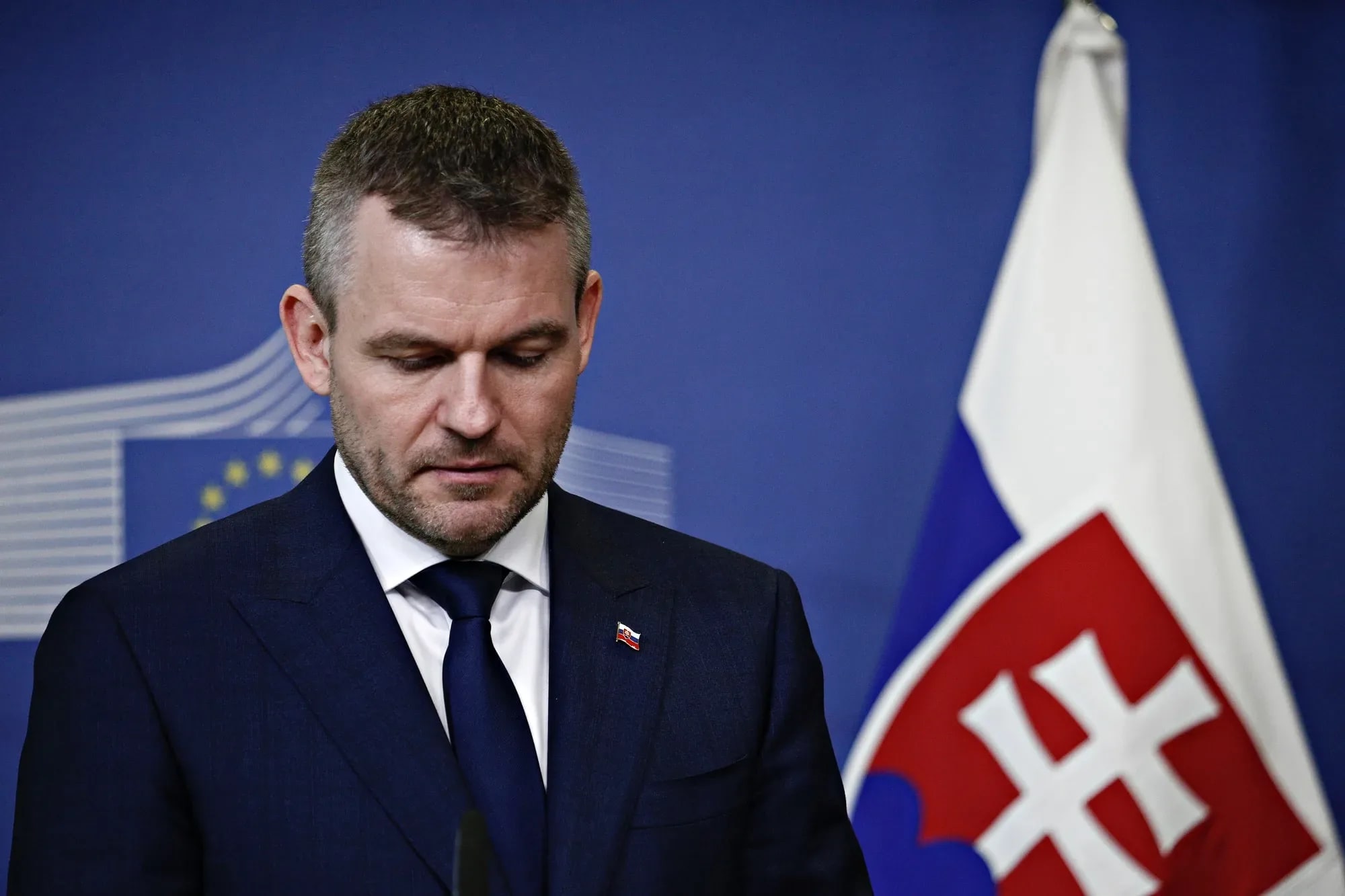 Prezident varuje pred rizikami: Nové opatrenia môžu spomaliť ekonomiku a poškodiť Slovákov