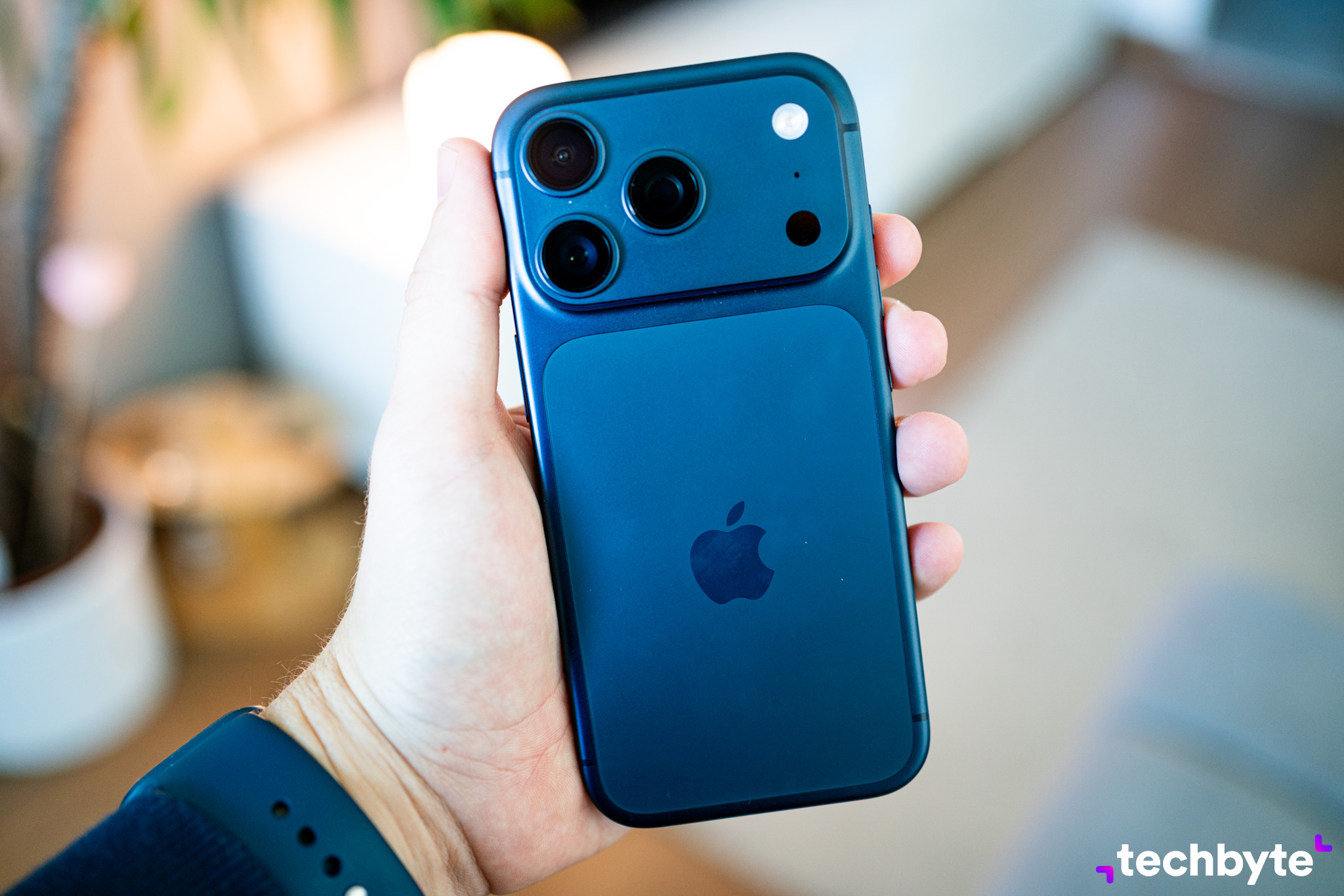 Ďalšia rana pre Apple? iPhony 17 menia farbu a lákajú kritiku zákazníkov