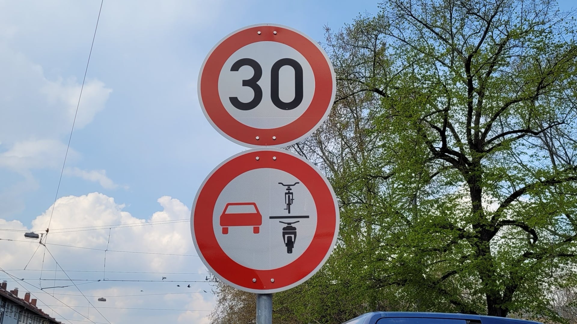 Táto značka môže zachrániť životy aj spôsobiť pokutu 70 €: Vodiči nevedia, čo znamená, a riskujú každý deň