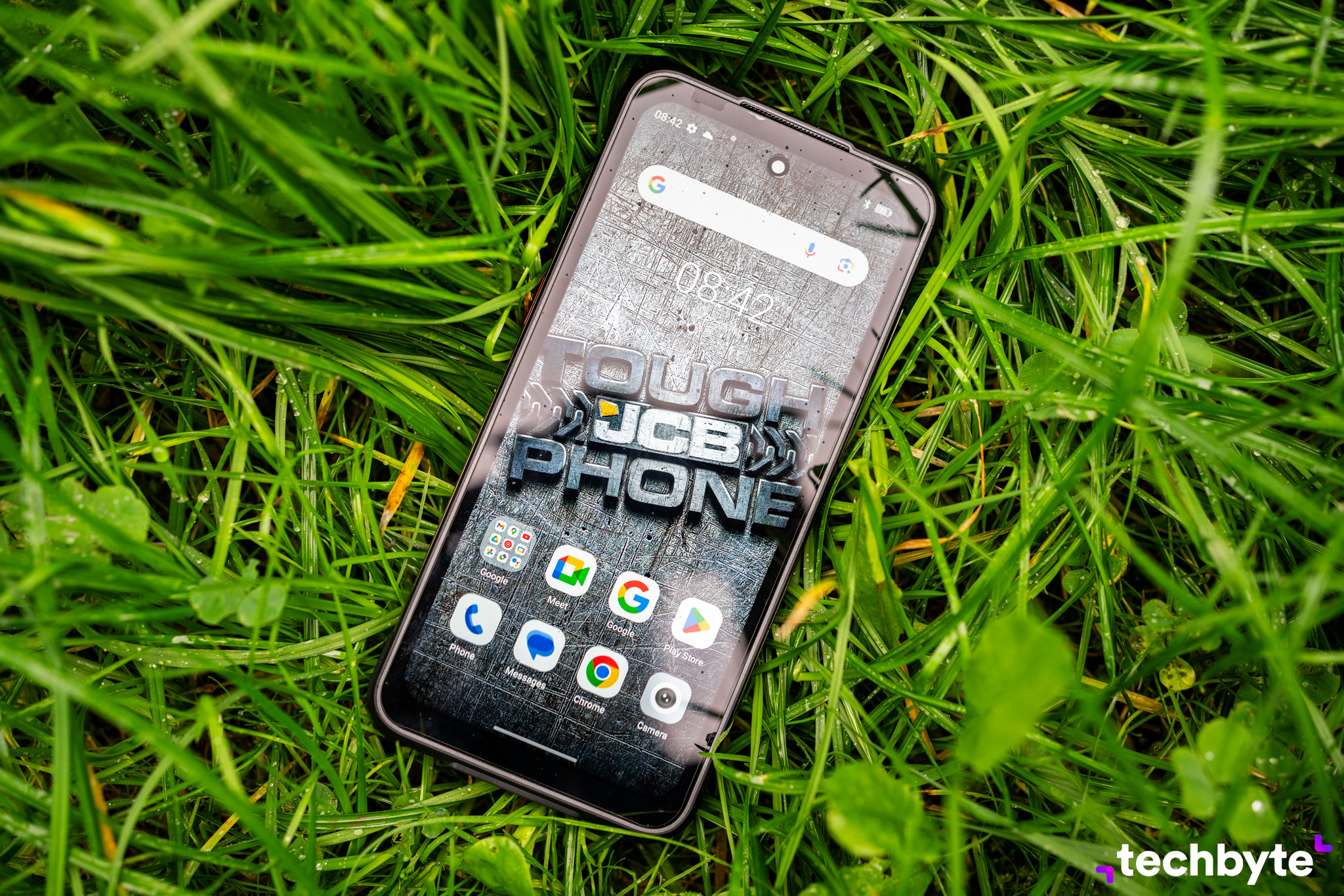 RECENZIA JCB Toughphone P20: Smartfón do extrému, ktorý ohúri aj odradí