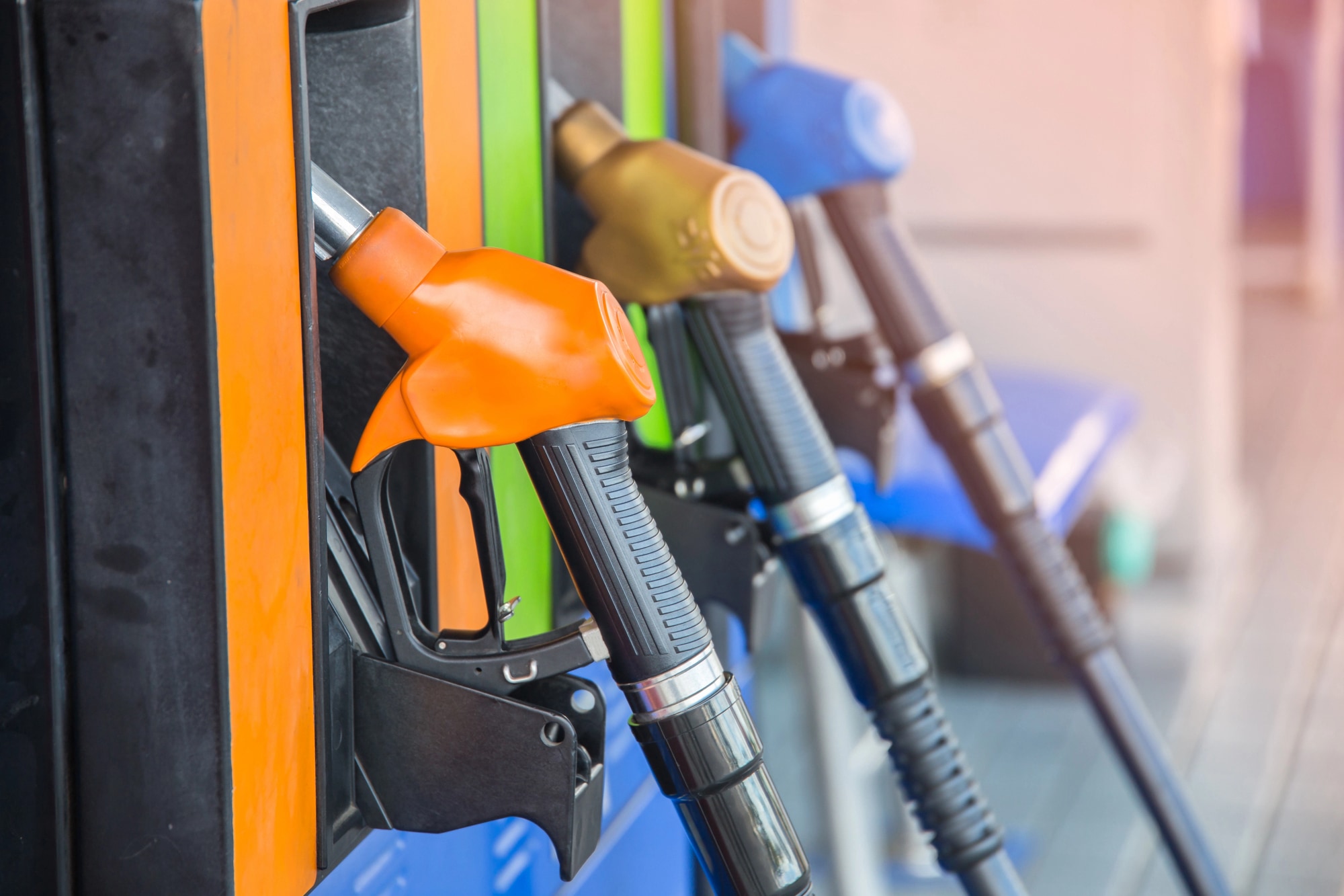 Ceny palív pod tlakom: Máme zlú správu pre slovenských vodičov, tankovanie môže zdražieť