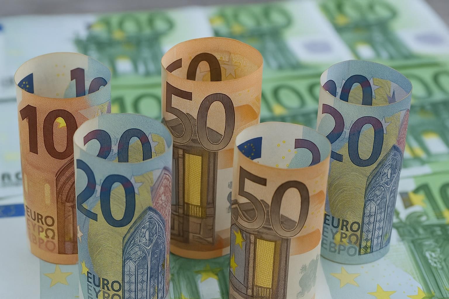 Poďakovanie výstražnými svetlami môže vodičov na Slovensku stáť pokutu až 150 eur